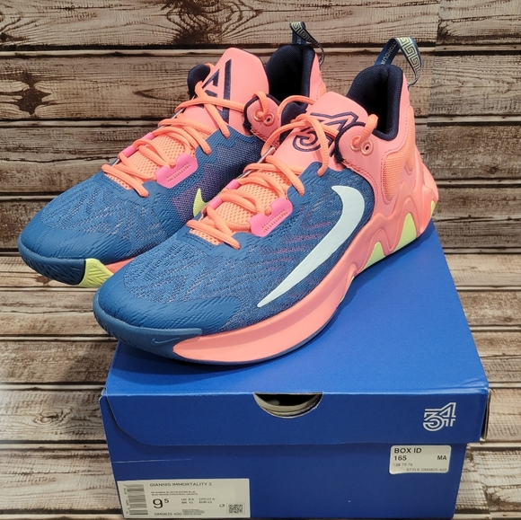 Nike Other - NEW Men's Nike Giannis Immortality 2 The Wonder